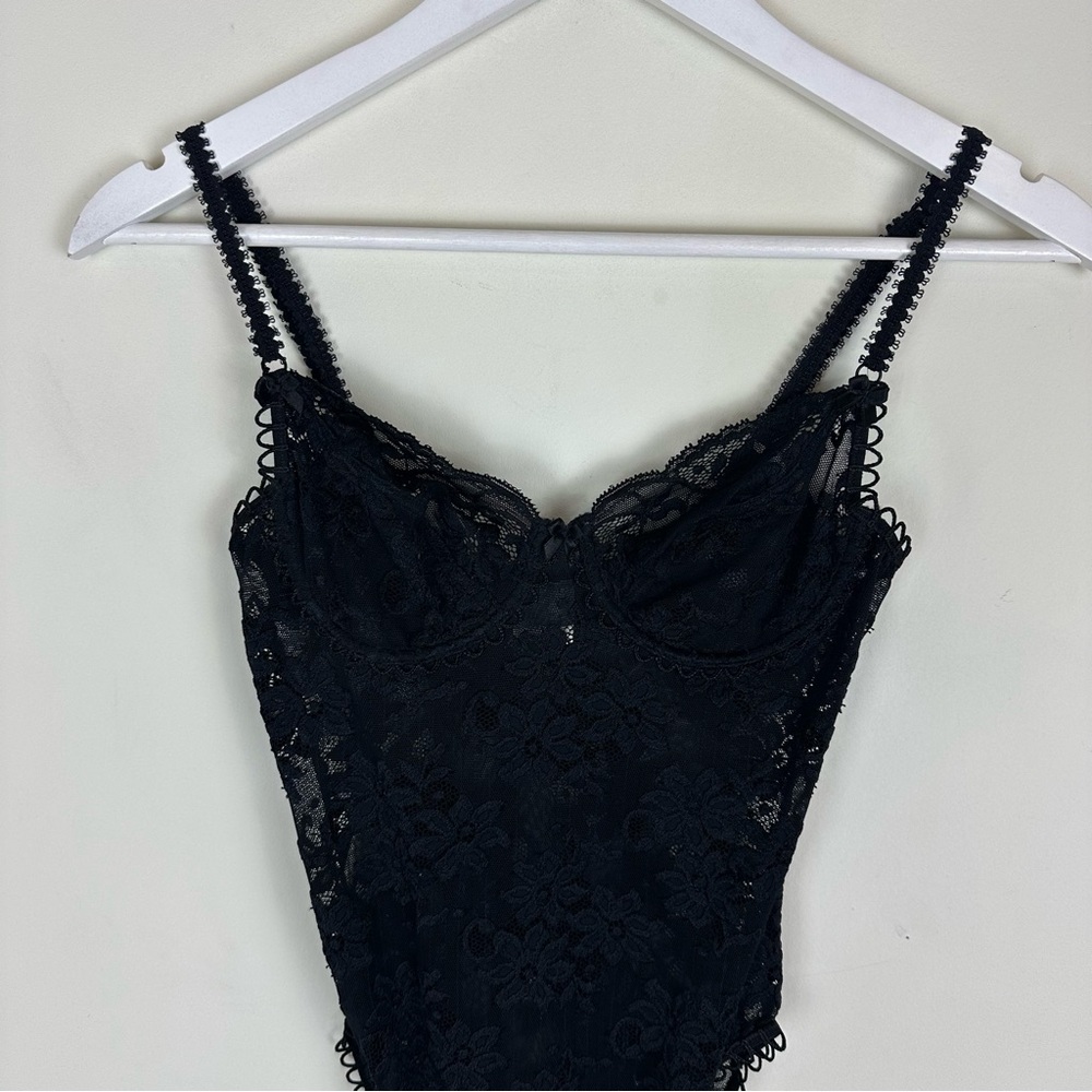 Hanro Lace Bodysuit - Picture 2 of 8